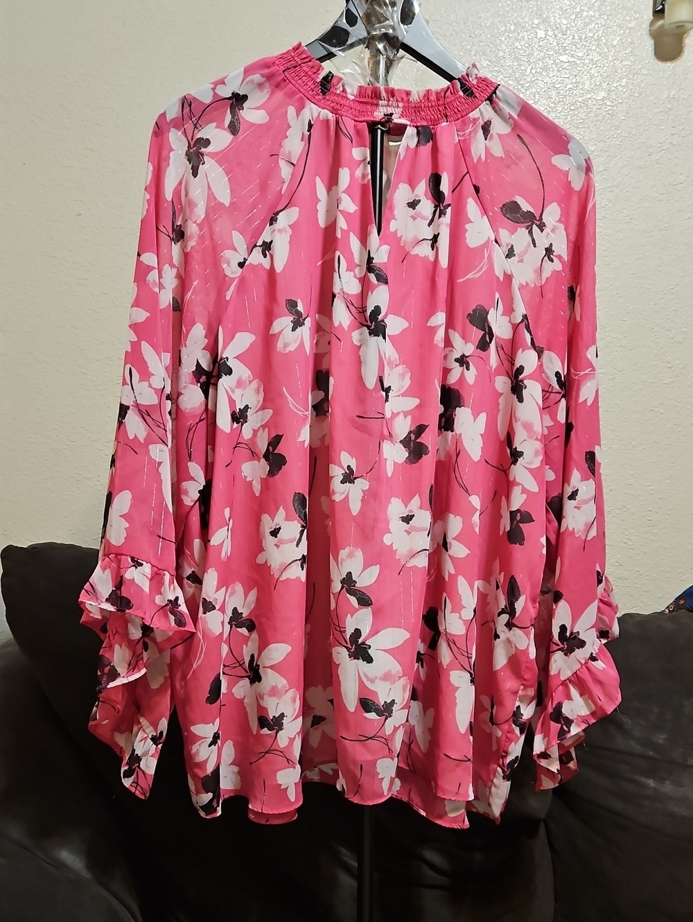 Cato Pink Floral Keyhole Ruffle Sleeve Blouse With Silver Strand Accents